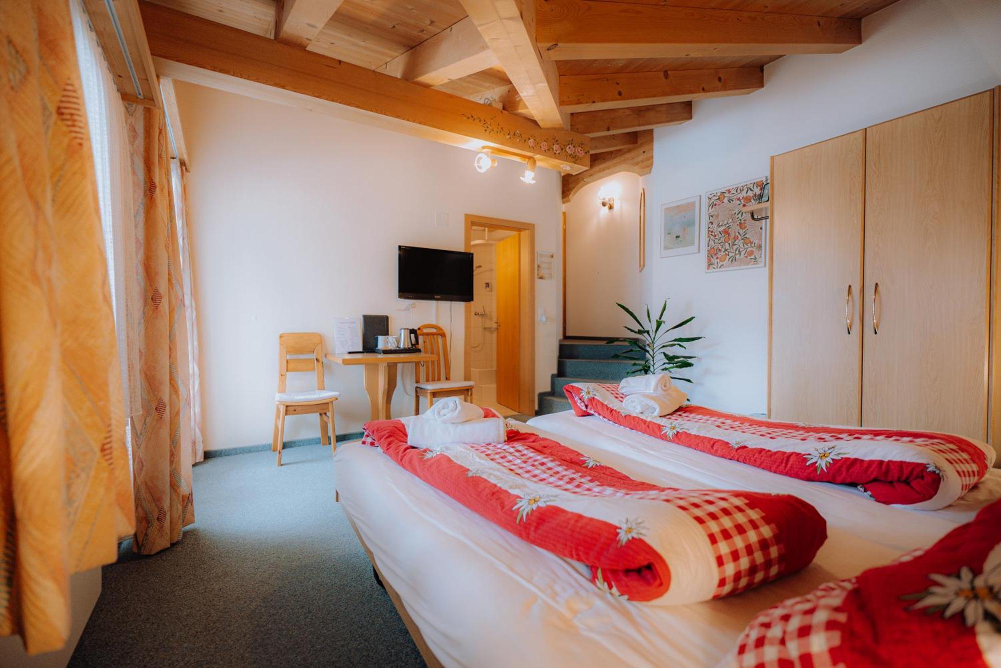 Hotel Wildbach Brienz Brienz  Exterior photo
